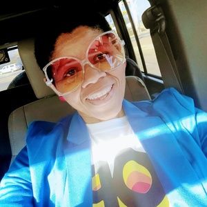 Meet your Posher, Paula